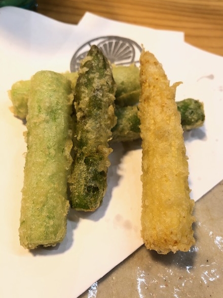 衣が薄くてヤングコーンと同じくらいの太さの付すパラガスに大満足です アスパラガスとヤングコーンの天ぷら